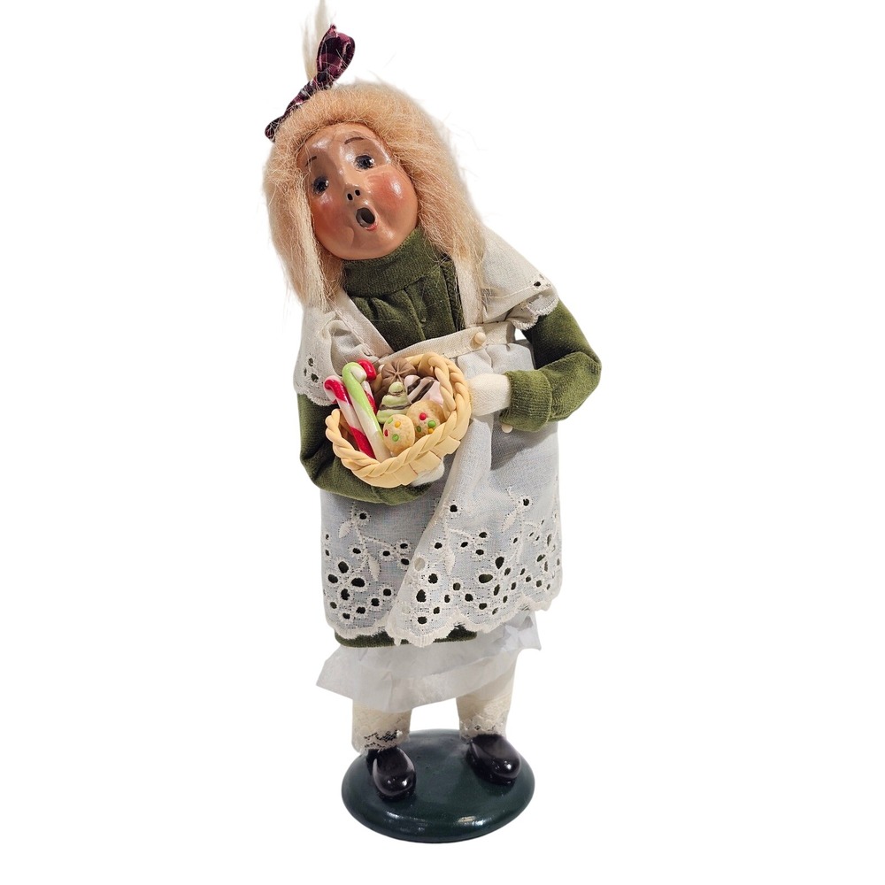 Byers Choice The Carolers 1997 Girl with Cookie Basket Christmas Figurine Decor